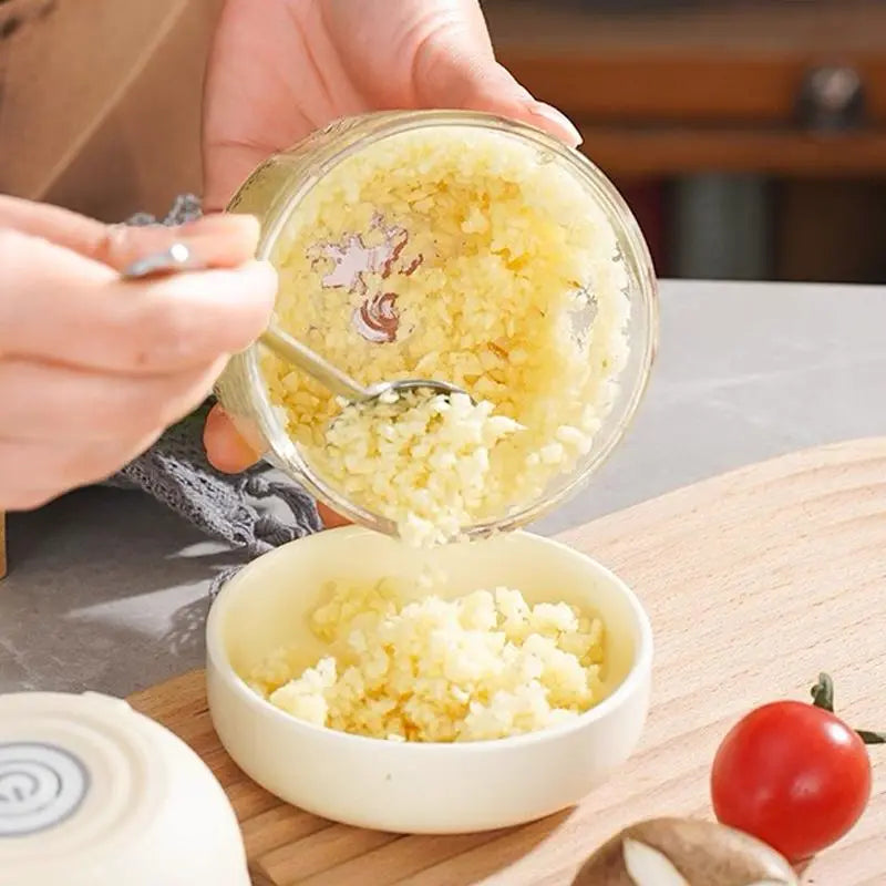 Picadora de alimentos mini recargable por USB de 300 ml para ajo y preparación de comidas.